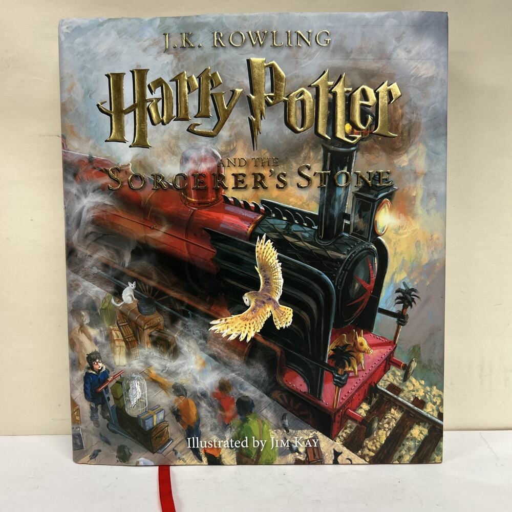 Harry Potter and the Sorcerer's Stone: The Illustrated Edition (Harry Potter...